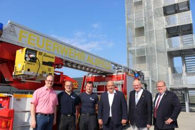 Stellten die neue Alsfelder Feuerwache den CDU-Landtagsabgeordneten Markus Meysner (3.v.r.) und Kurt Wiegel (2.v.r.) vor (von links): Bauamtsleiter Tobias Diehl, Stadtbrandinspektor Daniel Schäfer, sein Stellvertreter Kevin Planz sowie Bürgermeister Stephan Paule (rechts)